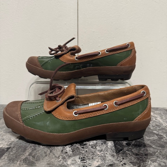 UGG Australia Ashdale 1898 Green Waterproof Duck Shoes Womens Sz 6.5 Sherpa - Picture 2 of 11